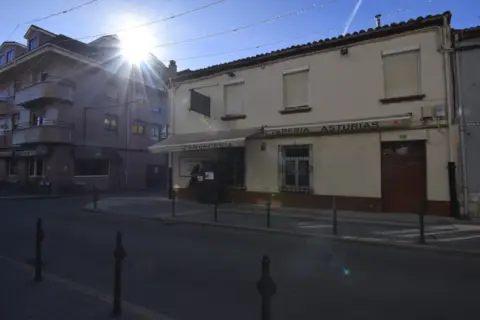 Edificio en La Virgen del Camino