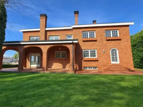 Casa en Carbajal de La Legua