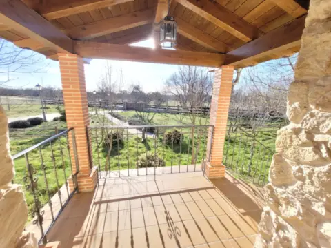 Chalet rústico en Tenzuela