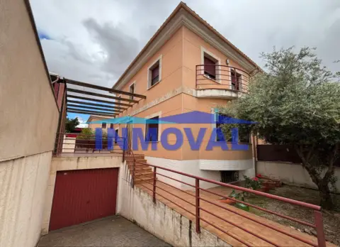 Casa pareada en Valdepeñas