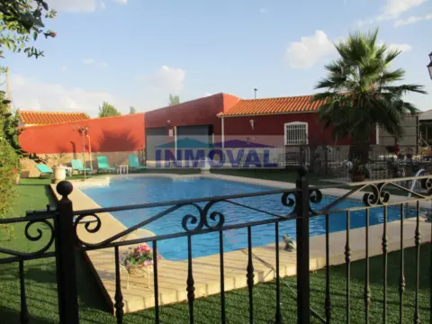 Chalet unifamiliar en Peral