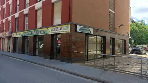 Local comercial en Avinguda de la Hispanitat