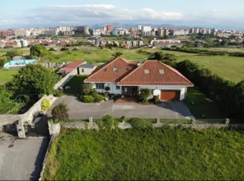 Casa en Barrio de Aviche
