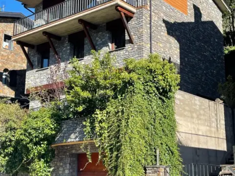 Casa de 5 habitacions en venda a Canillo · 3 de 60