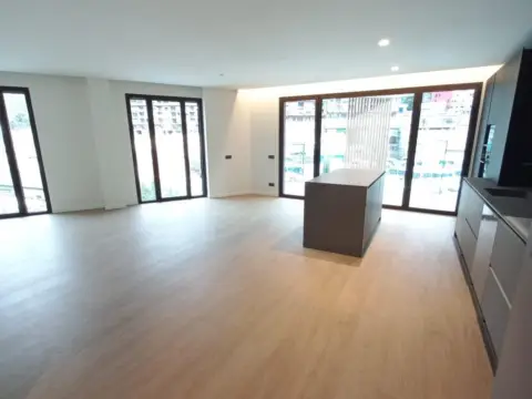 Pis de 3 habitacions en venda a Andorra la Vella · 32 de 51