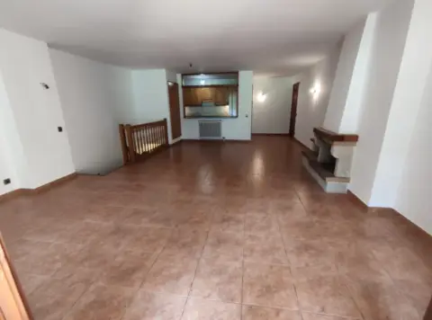 Casa adosada en calle Carretera de La Cortinada Bordes del Riu