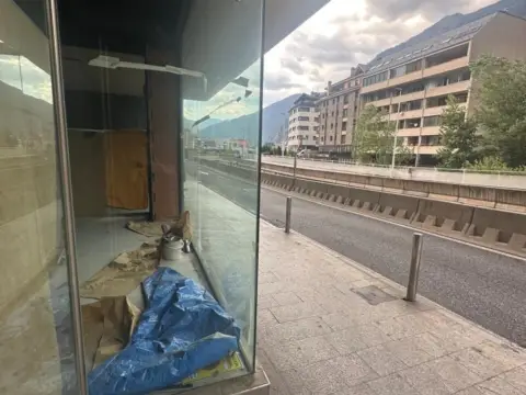 Local comercial en calle Avinguda Esteve Albert Illaix Local B2