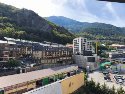 Àtic de 3 habitacions en venda a Andorra la Vella · 16 de 60