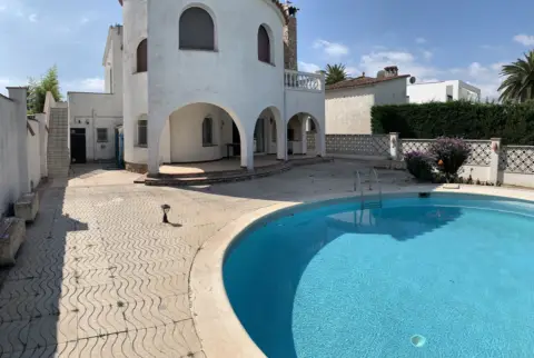 Casa en Carrer del Fluvià