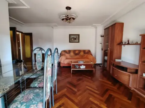 Piso en La Hiniesta-Peña Trevinca-Siglo XXI