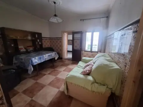 Casa en calle de Angosta