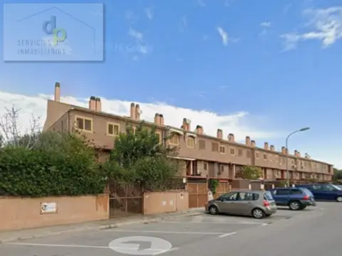 Casa adosada en calle de los Olmos