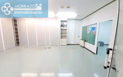 Local comercial en Rúa de Montero Ríos, 99