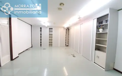Local comercial en Rúa de Montero Ríos, 99