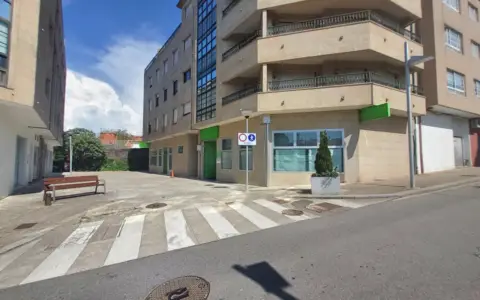 Local comercial en calle de Matilde Bares