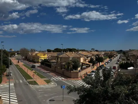 Piso en calle de Neptuno, nº *