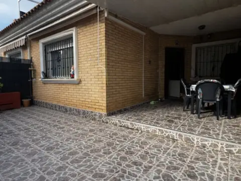 Chalet adosado en Paseo Senda del Recuerdo, 1