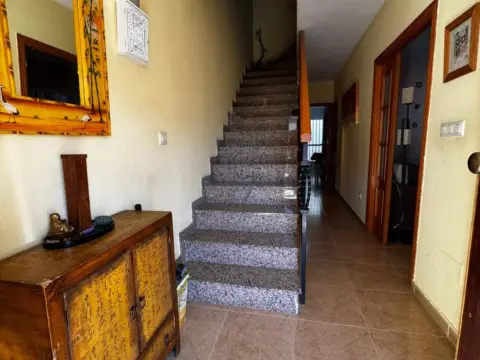 Chalet adosado en calle de Cádiz, 13