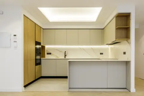 Piso en calle de Santo Dominguito de Val, 4