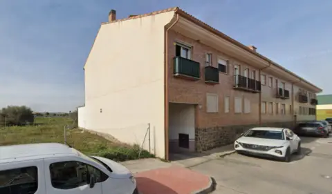 Piso en calle de la Seseña, 5