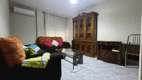 Piso en calle de la Virgen del Rocío