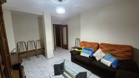 Piso en calle de la Virgen del Rocío