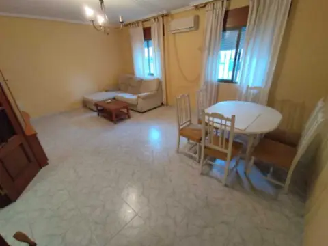 Piso en Avenida del Monseñor Riberi