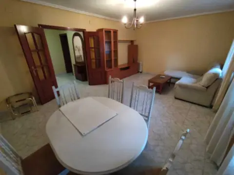 Piso en Avenida del Monseñor Riberi