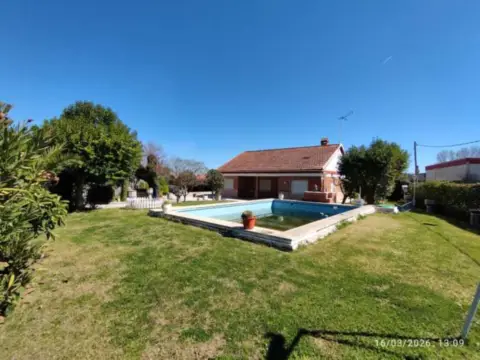 Chalet rústico en Carretera Cáceres