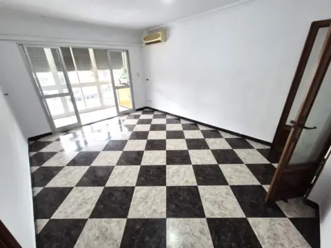 Piso en Avenida Villa de Madrid