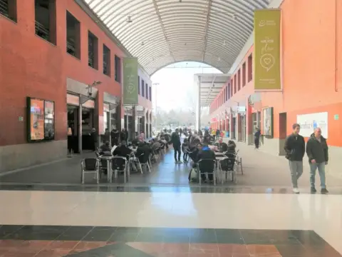 Local comercial en Avenida de los Poblados, 58