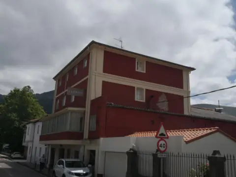 Building in Barrio de la Alceda