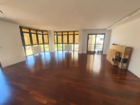 Piso en Avenida de la Libertad