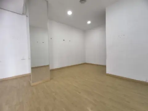 Local comercial en Santa María de Gracia