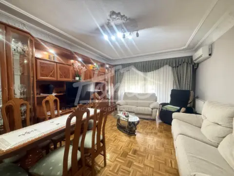 Piso en calle de Juan de Mena