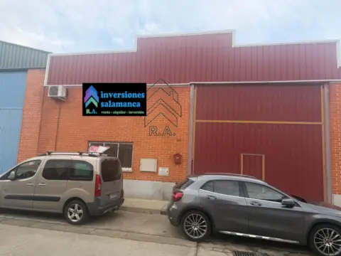 Nave industrial en Villares de La Reina