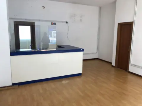 Local comercial en Salesas-Glorieta-Chinchibarra-Capuchinos