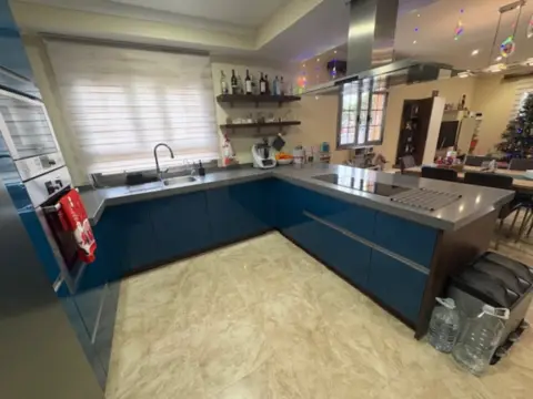 Chalet pareado en calle Tenique