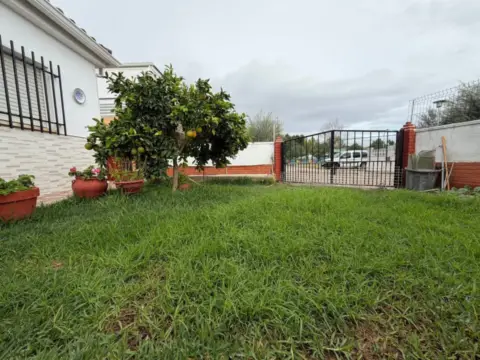 Chalet unifamiliar en calle del Pino