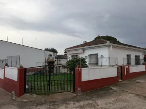 Chalet unifamiliar en calle del Pino