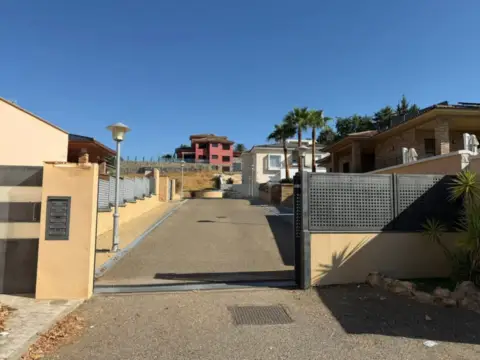 Terreno en calle Parque de Doñana