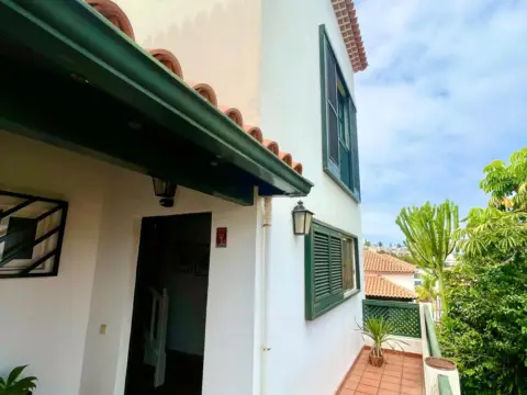 Casa pareada en calle Guillermo Rahn, 8