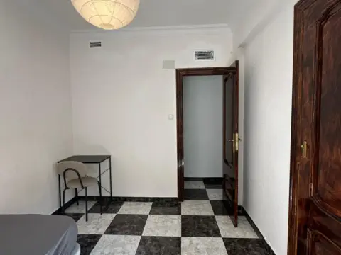 Habitación en Carrer Primer de Maig, 4