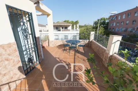 Casa adosada en calle Cristóbal de Morales