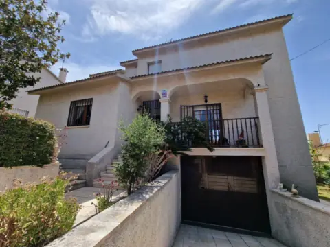 Chalet unifamiliar en Carrer de Pere Mestres