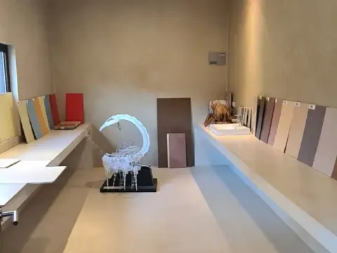 Local comercial en Avinguda de Camilo José Cela, 8