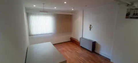 Oficina en Avinguda de la Reina Victòria, 4