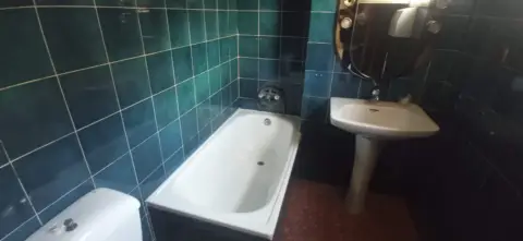 Oficina en Avinguda de la Reina Victòria, 4