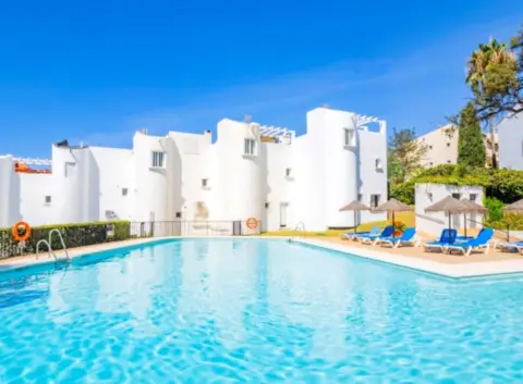 Chalet adosado en Cabopino-Reserva de Marbella