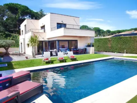 Chalet unifamiliar en Calonge